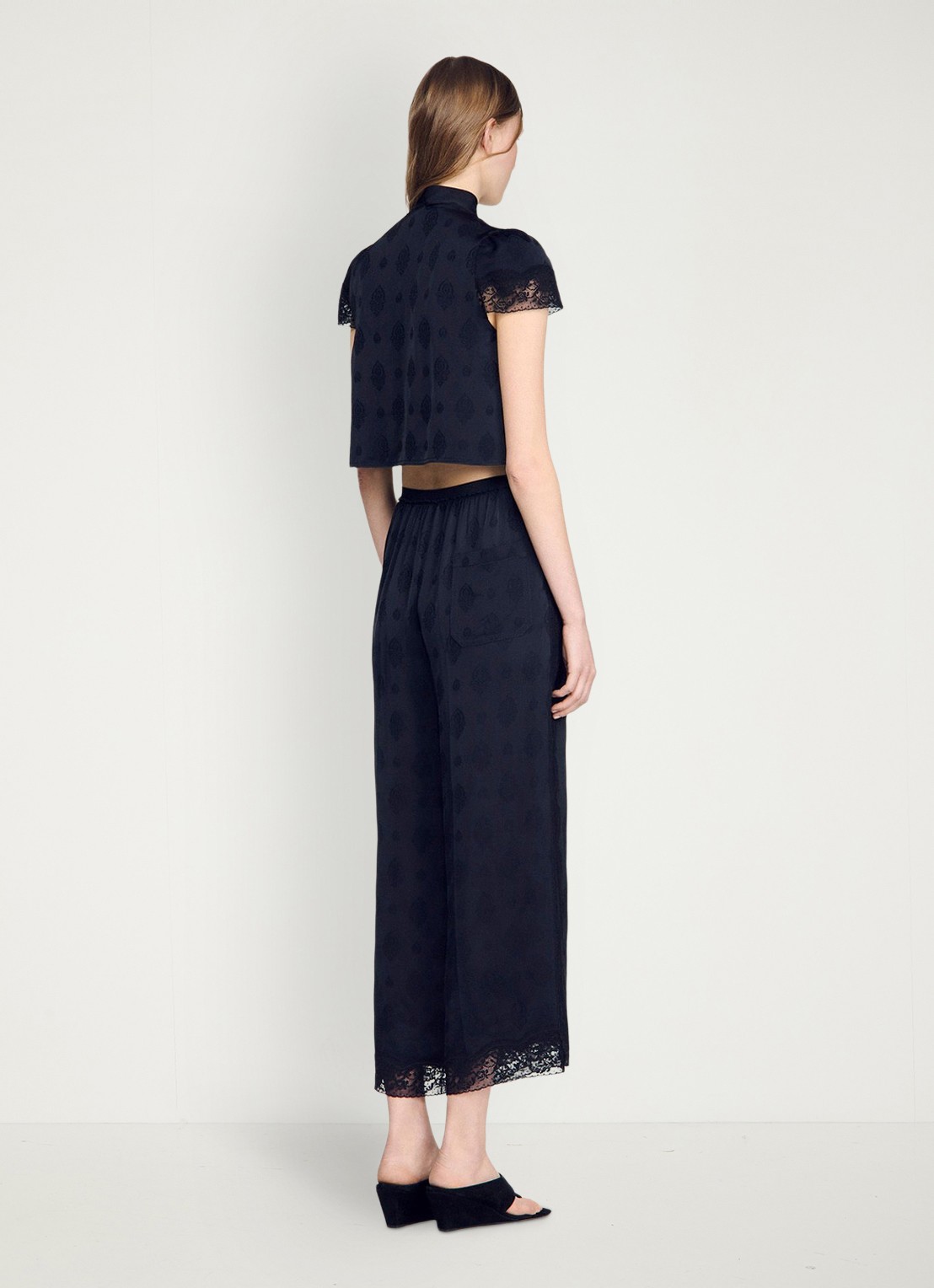 Sandro Top met strikkraag en details van kant - achterkant black / zwart