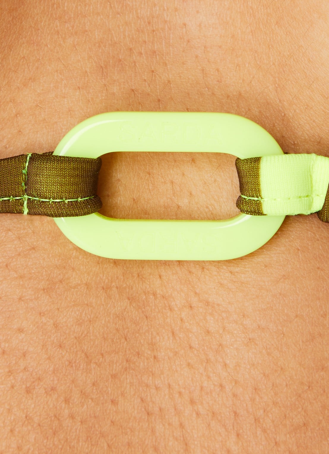 Sarda Birgit triangel bikinitop met streepprint - detail 2 neongeel