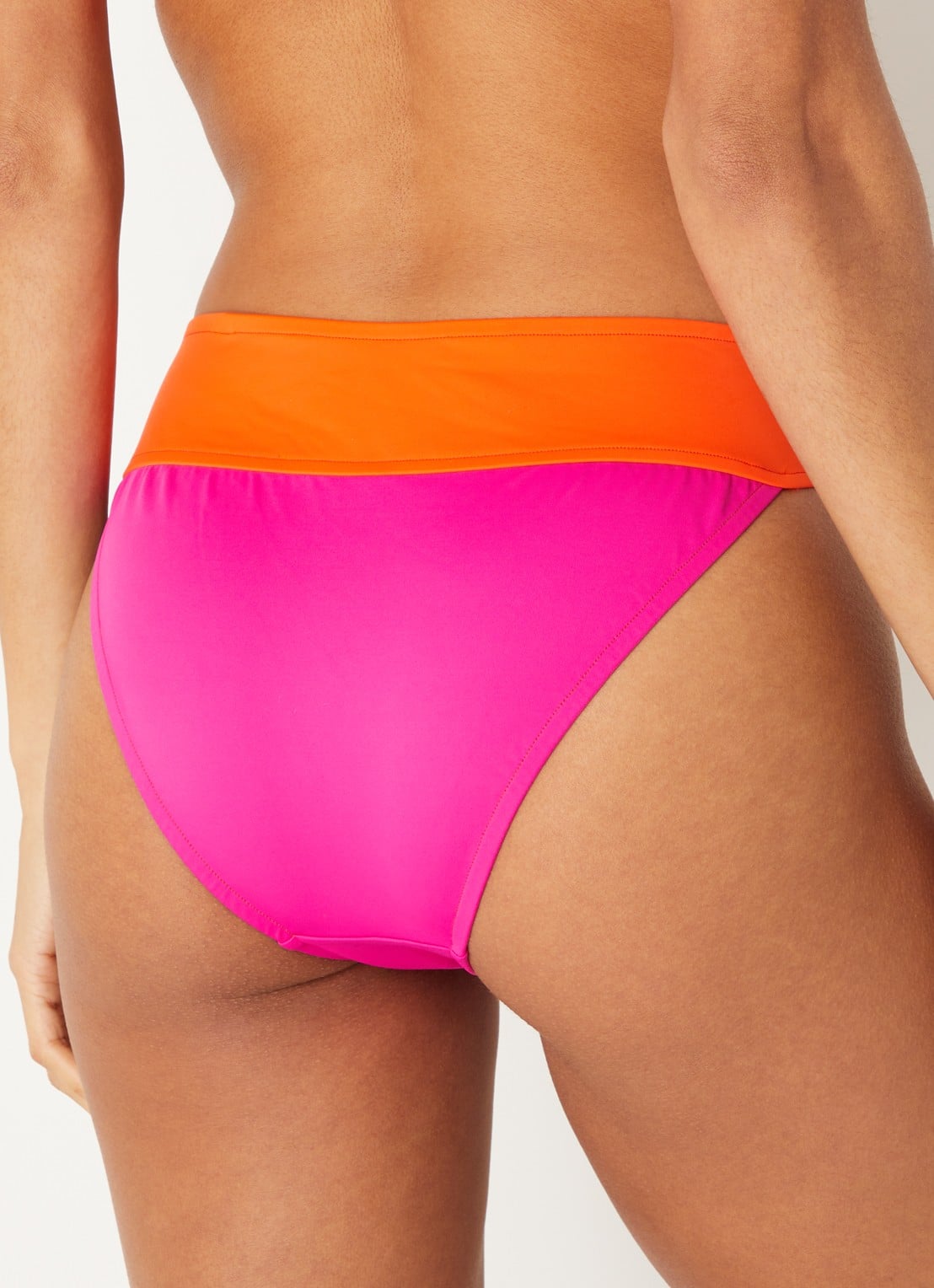 Sarda Kharlan high waisted bikinislip - achterkant 3 fuchsia