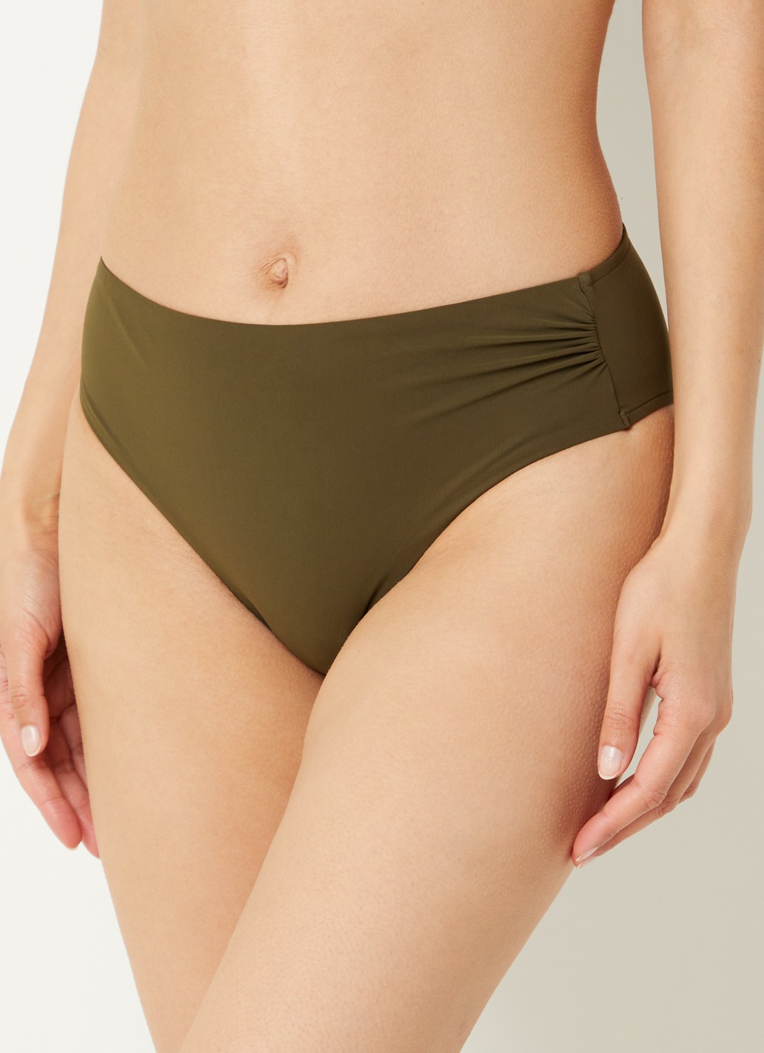 Sarda Lita bikinislip met plooidetail - detail 3 bronsgroen