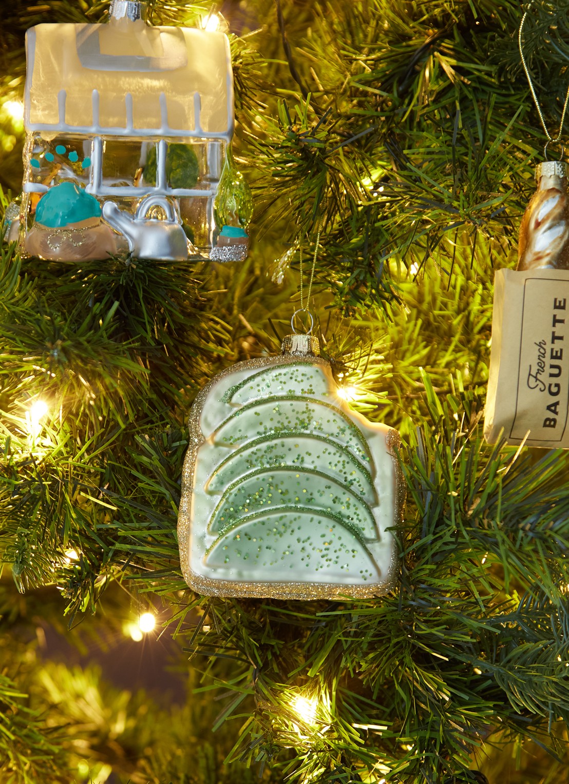 Sass & Belle Avocado Toast kersthanger 12 cm - voorkant 2 groen