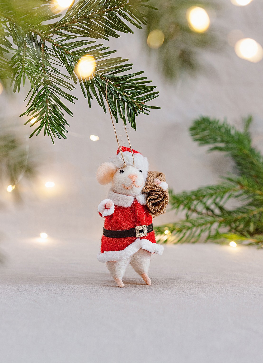 Sass & Belle Kerst Muis kersthanger 6 cm - voorkant 2 rood