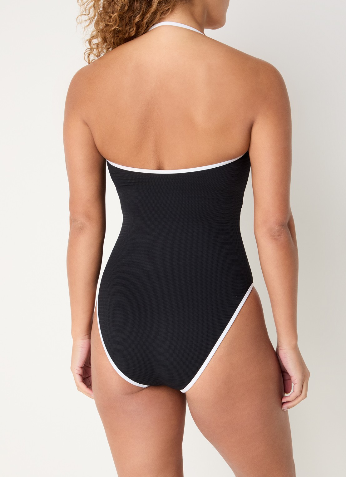 Seafolly Beach Bound bandeau badpak met afneembare bandjes - achterkant zwart
