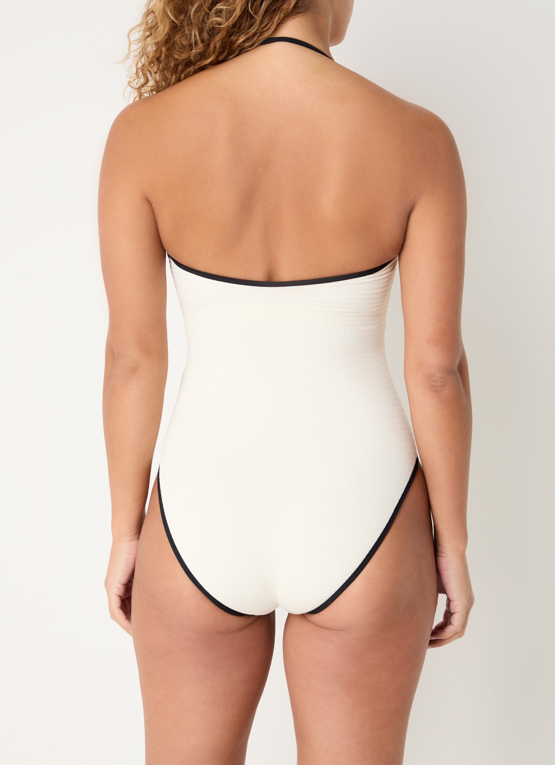 Seafolly Beach Bound bandeau badpak met afneembare bandjes - achterkant 4 creme