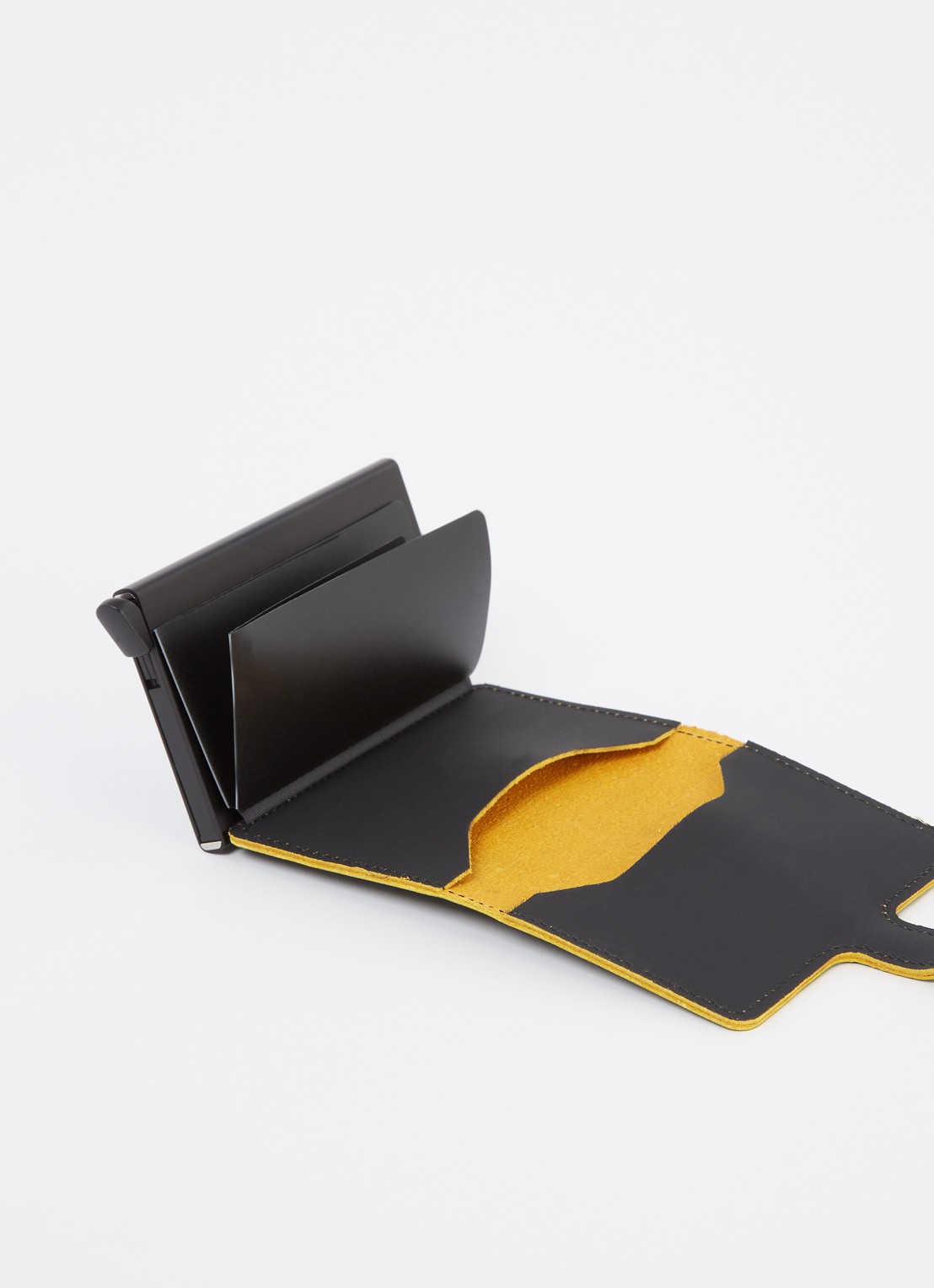 Secrid Miniwallet pasjeshouder van leer - voorkant 3 zwart