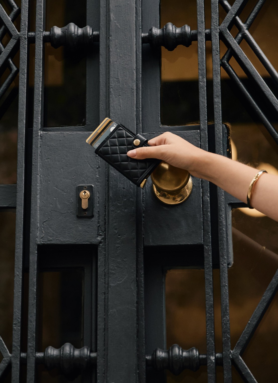 Secrid Miniwallet+ pasjeshouder van leer - detail 3 zwart