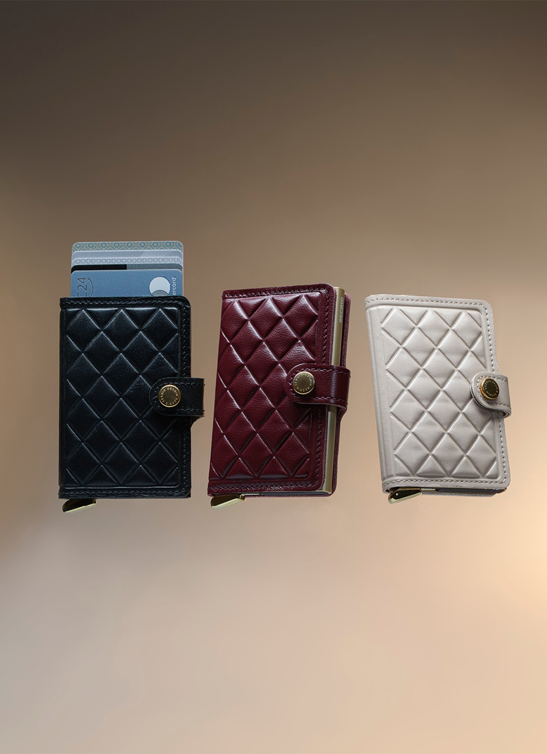 Secrid Miniwallet+ pasjeshouder van leer - detail 3 bordeauxrood