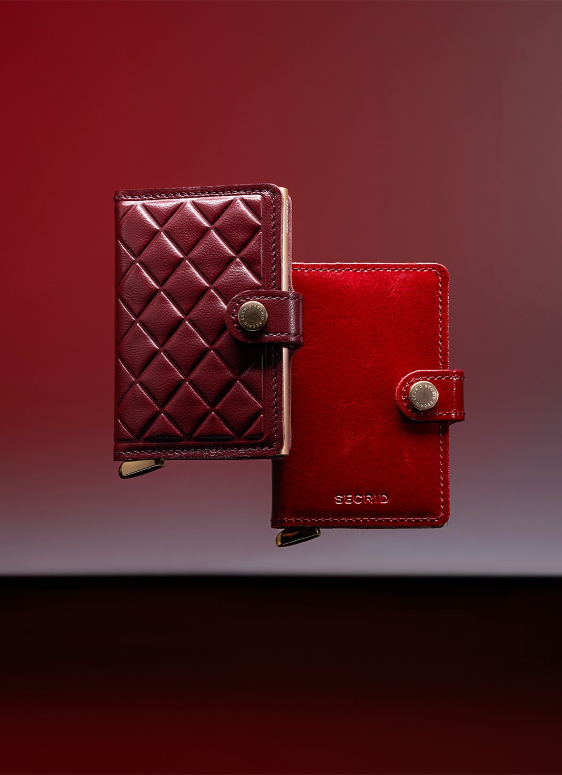 Secrid Miniwallet+ pasjeshouder van leer - detail 4 bordeauxrood