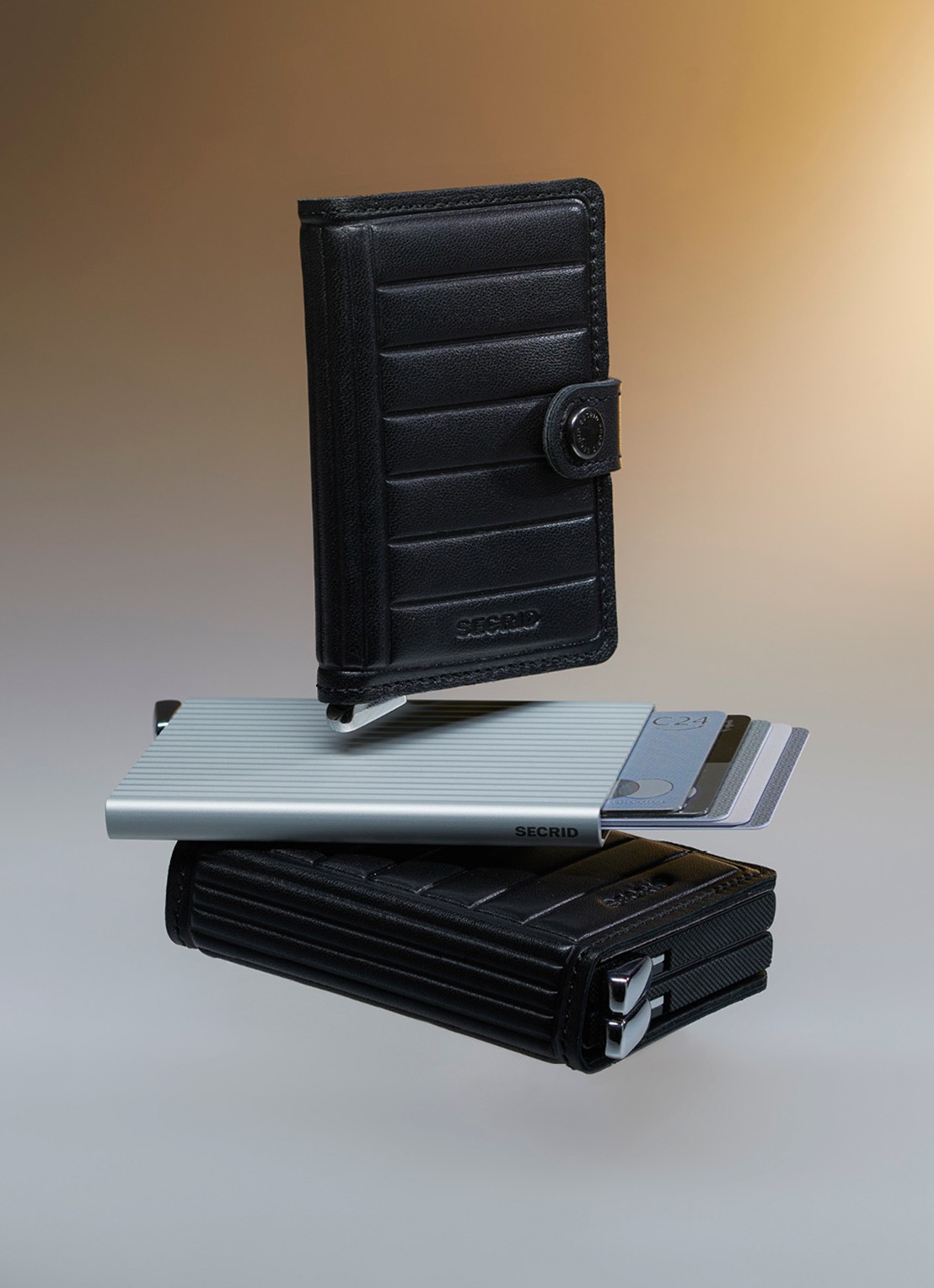 Secrid Miniwallet+ pasjeshouder van leer - detail 7 zwart