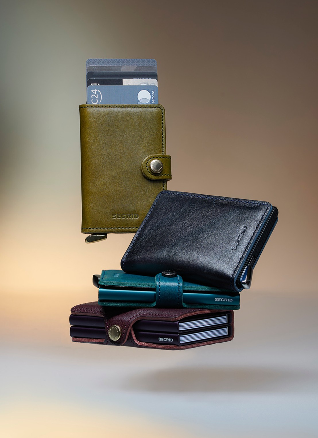 Secrid Slimwallet+ pasjeshouder van leer - detail 6 petrolgroen
