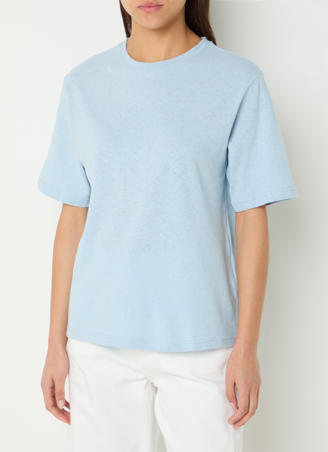 Selected Ada T-shirt in linnenblend met ronde hals - detail 2 lichtblauw