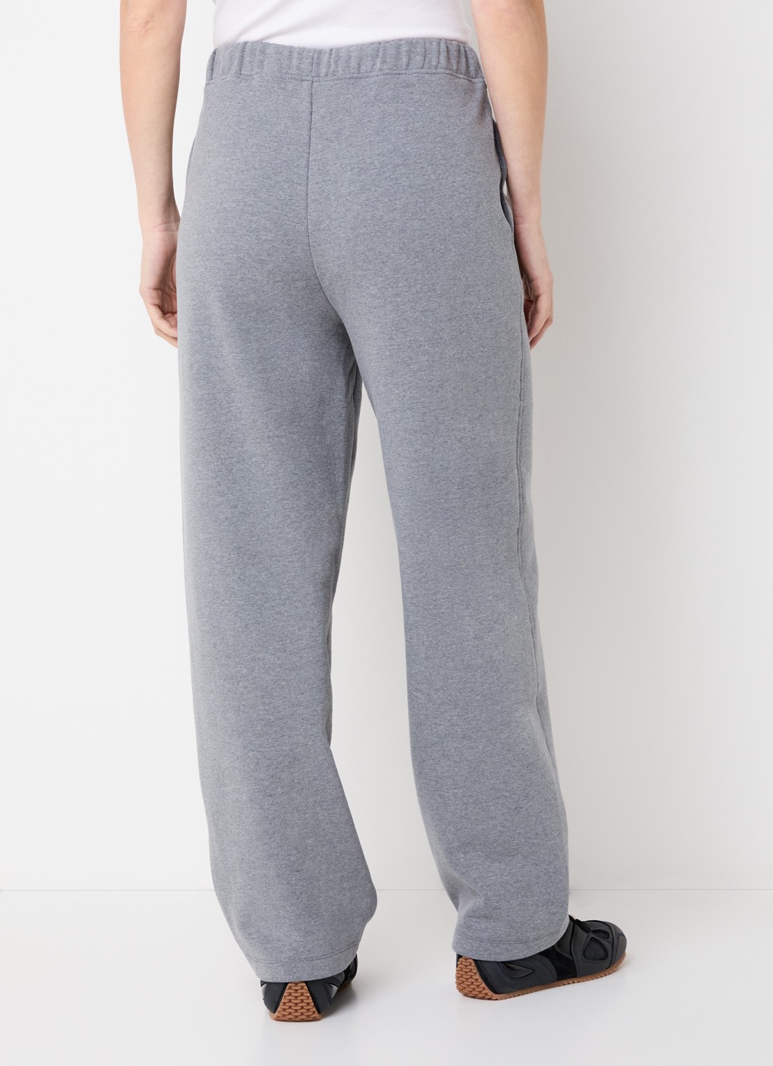 Selected Ari Gia high waist loose fit joggingbroek met elastische band en steekzakken - achterkant 4 grijsmele