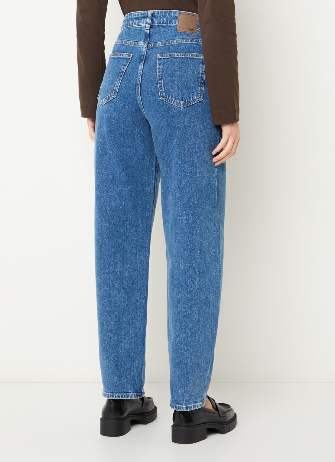 Selected Bea-kori high waist tapered jeans met medium wassing - achterkant jeans