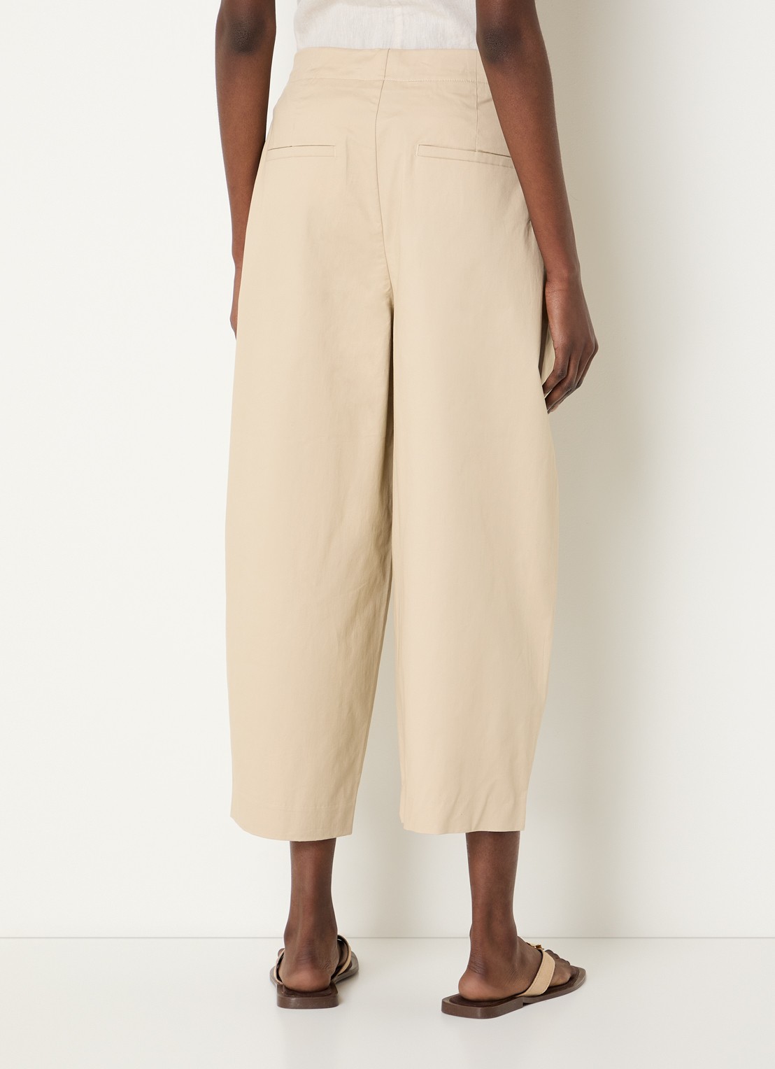 Selected Carmen high waist wide fit cropped broek met steekzakken - achterkant beige