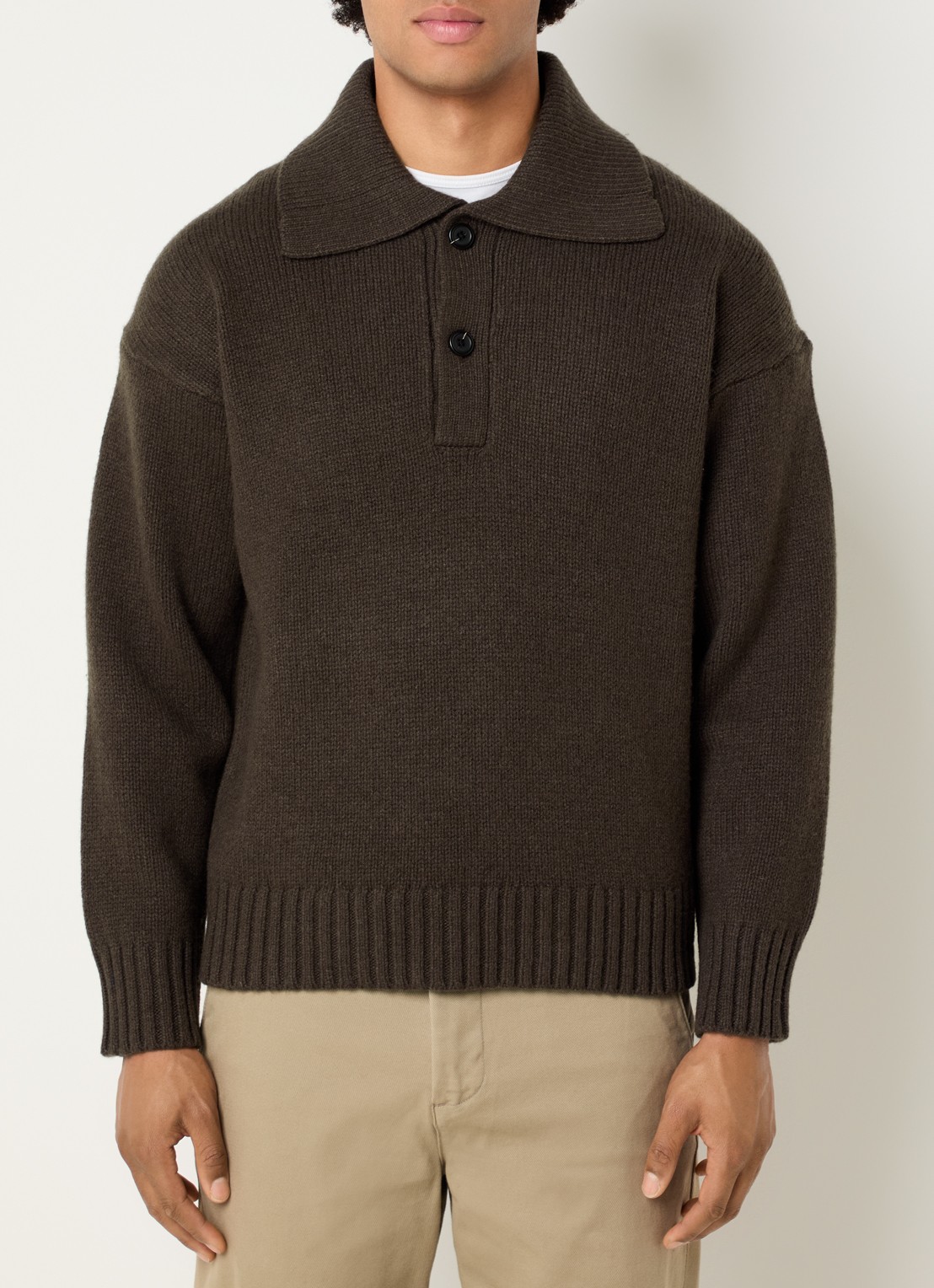 Selected Cody fijngebreide polo in wolblend - detail donkerbruin