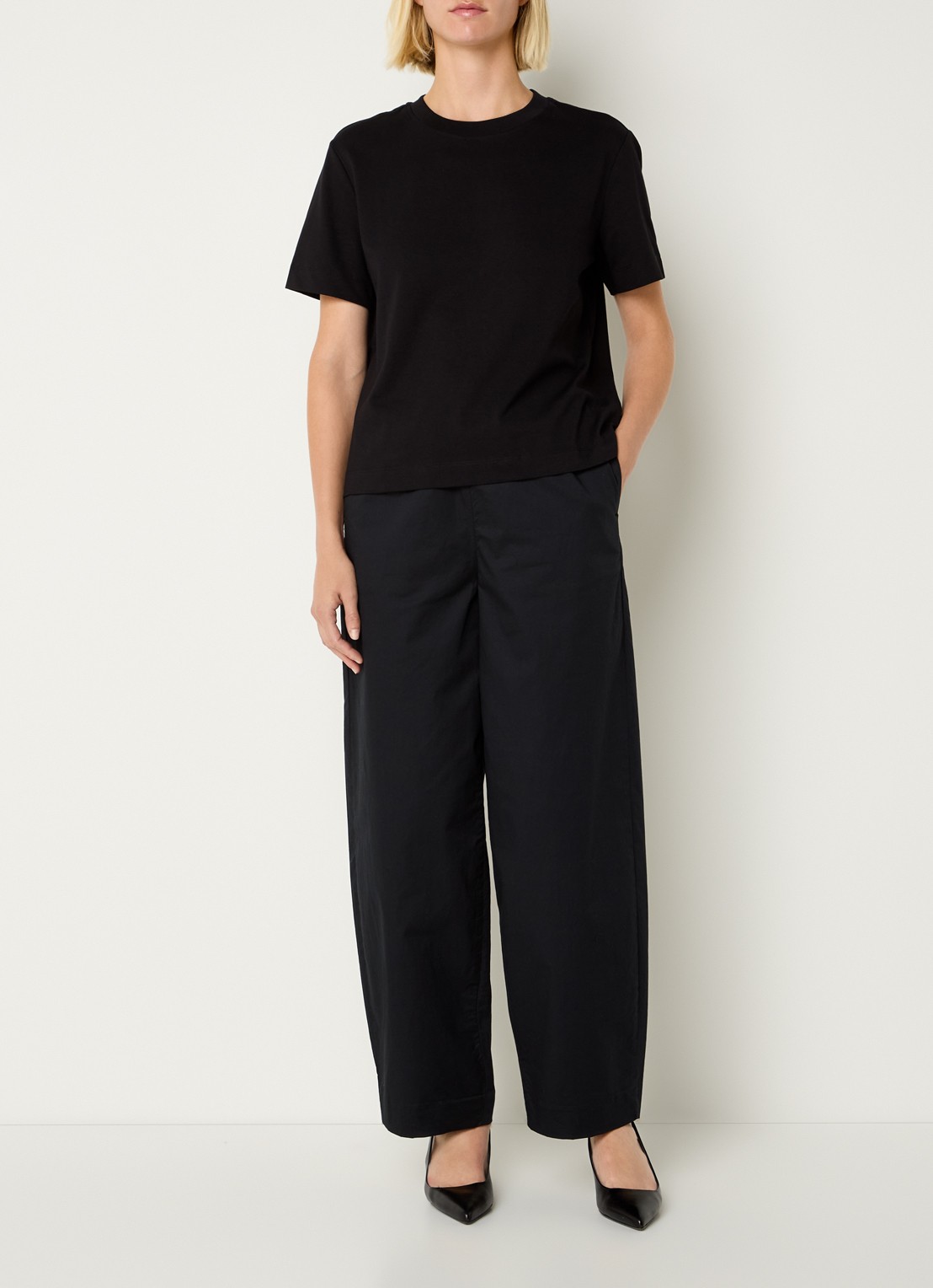 Selected Essential T-shirt met ronde hals - voorkant 4 zwart