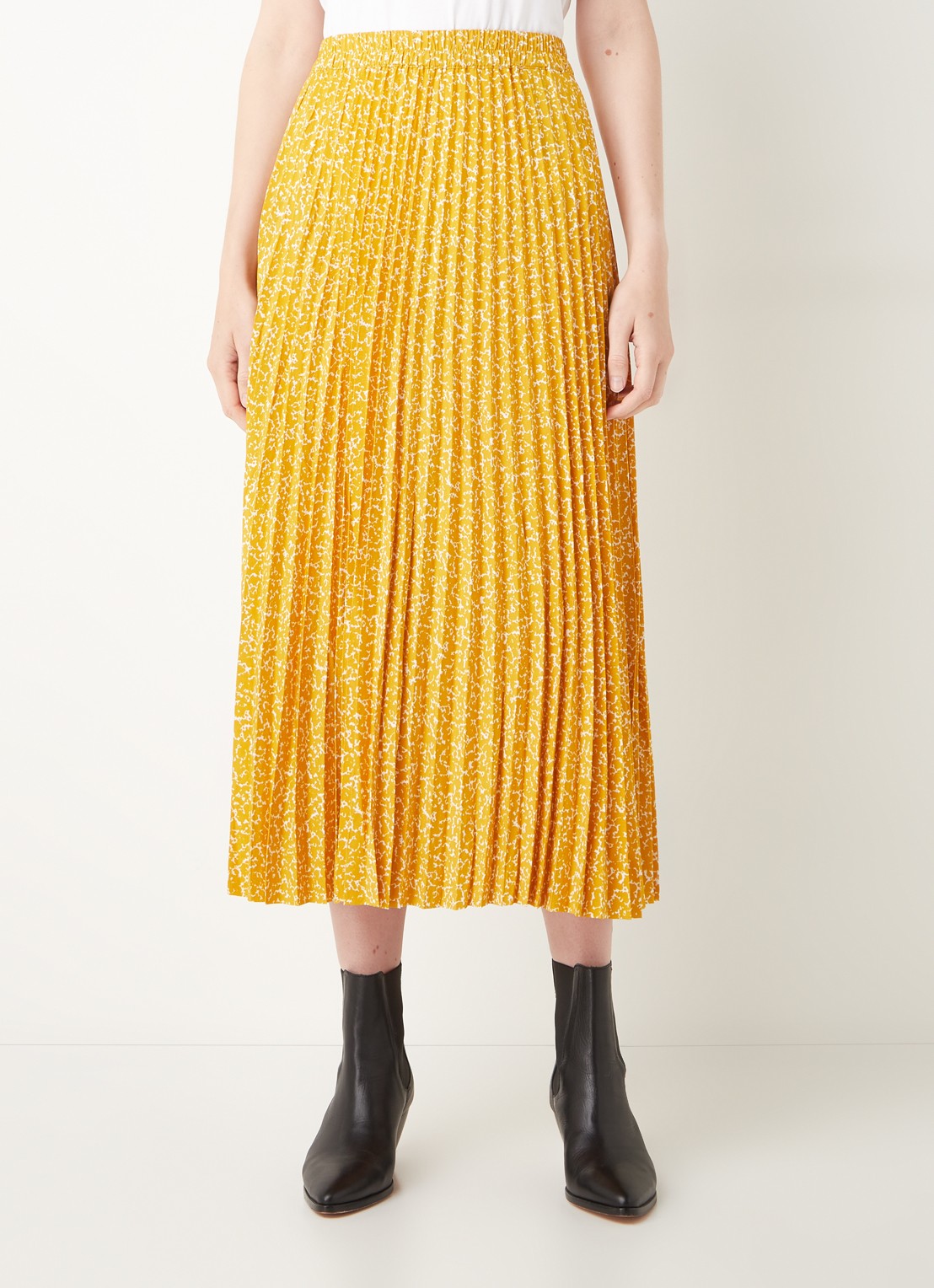 Selected Femme Alexis midi plooirok met print - detail 2 okergeel