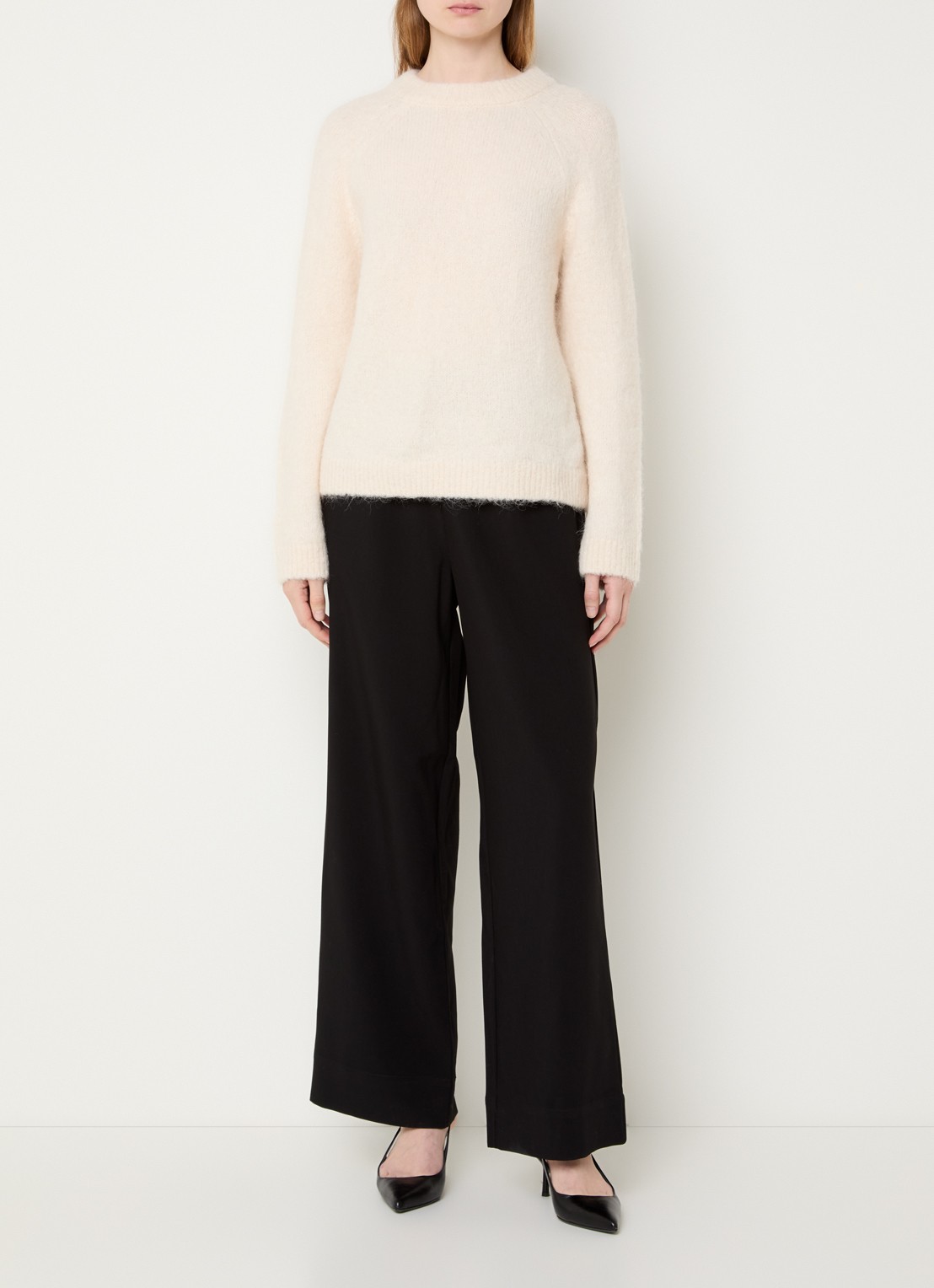 Selected Gabella fijngebreide trui in alpaca wolblend met gestrikt detail - voorkant 3 creme