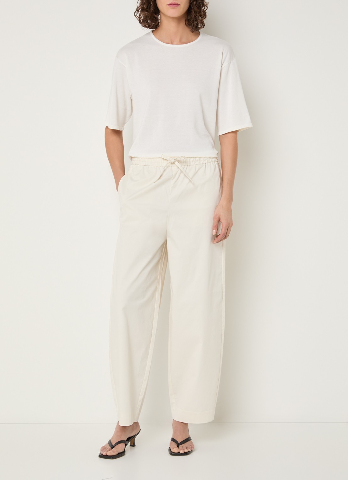 Selected High waist wide fit broek met steekzakken - voorkant 2 creme