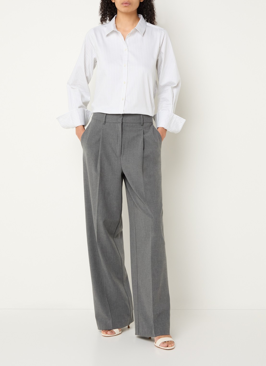 Selected High waist wide fit broek met steekzakken - voorkant 2 grijsmele