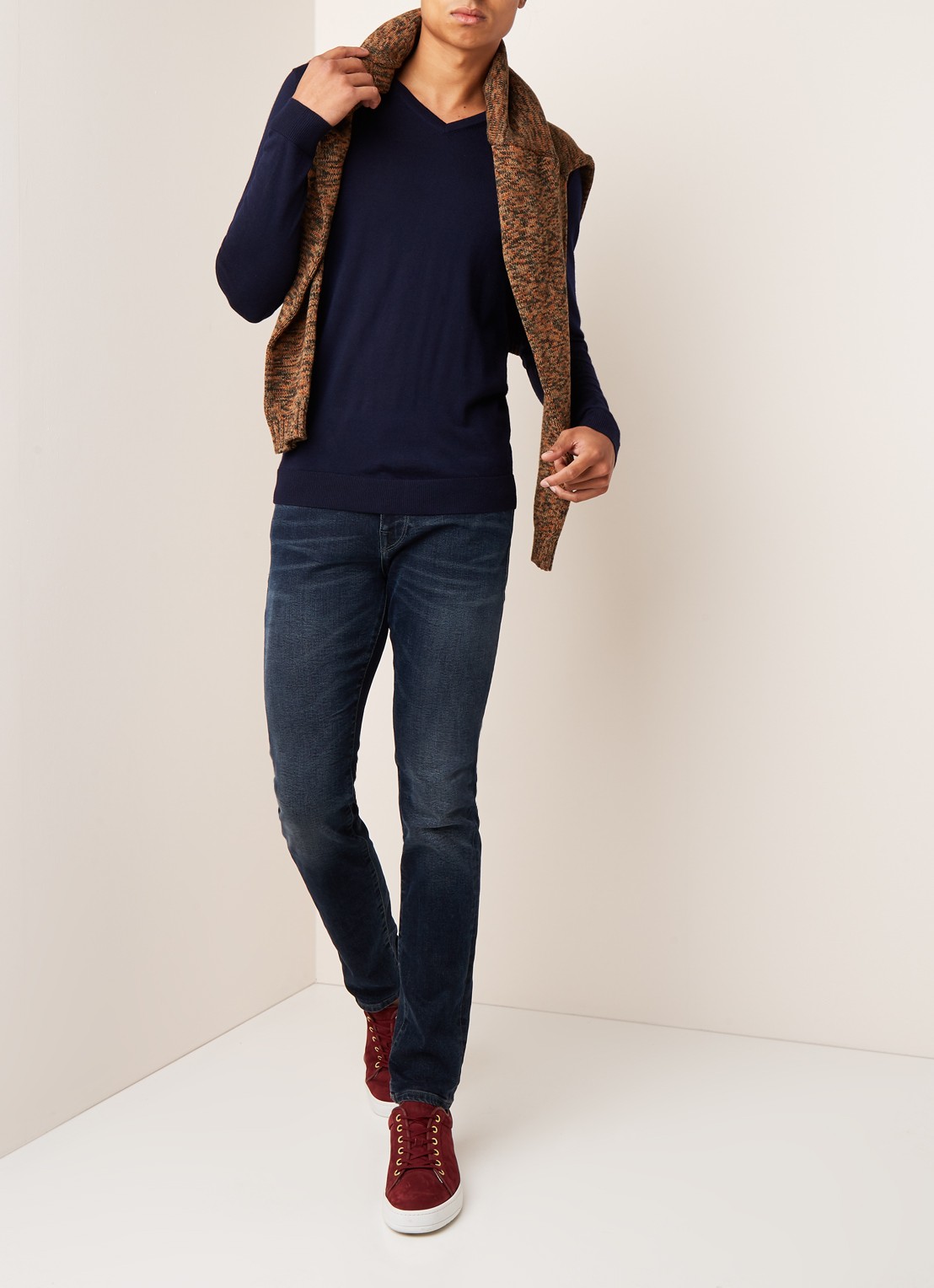 Selected Homme Tower fijngebreide pullover met V-hals  - voorkant 4 donkerblauw