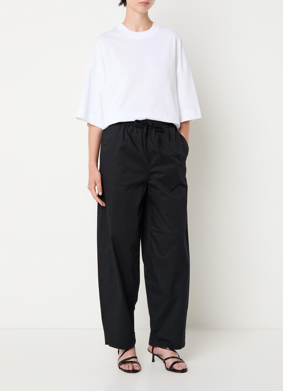 Selected Juma high waist straight fit broek in  katoenblend - voorkant 2 zwart