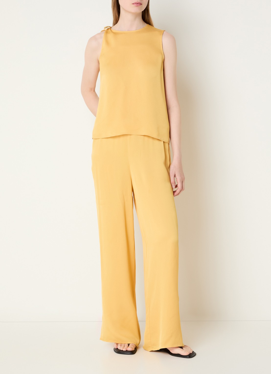 Selected Laura top met applicatie - voorkant 4 okergeel