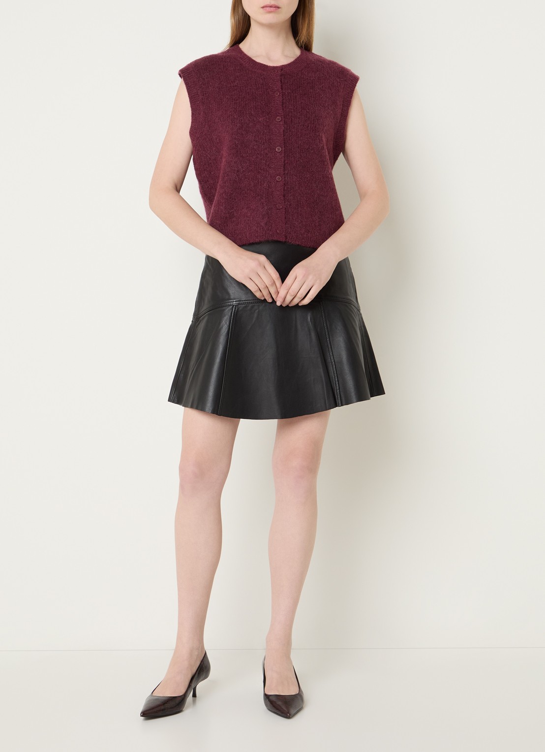 Selected Lulu fijngebreid vest in wolblend met ronde hals - voorkant 3 aubergine