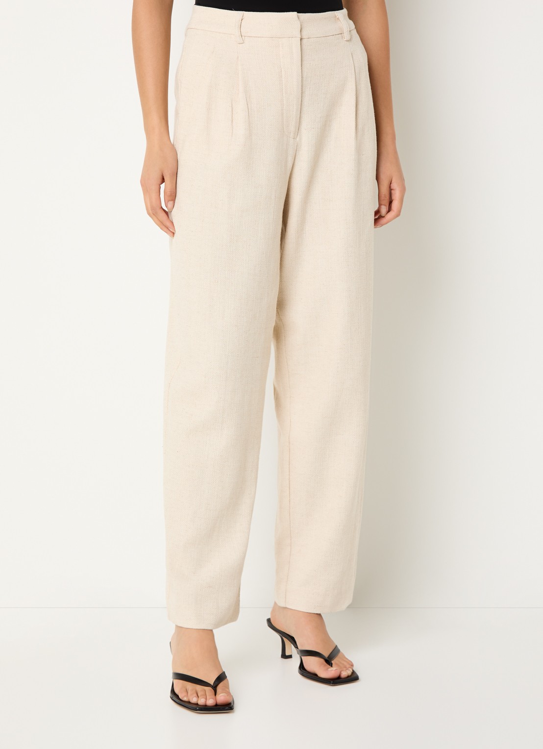 Selected Mara high waist straight fit pantalon in linnenblend met steekzakken - detail creme