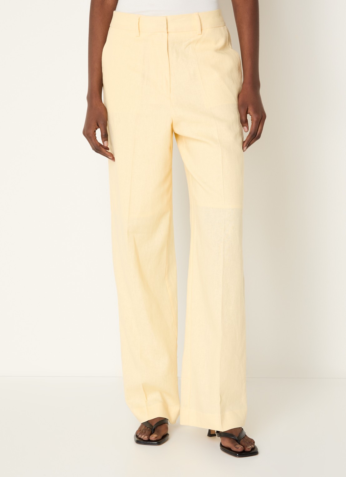 Selected Marlie high waist straight fit pantalon in linnenblend met paspelzakken - detail 4 lichtgeel