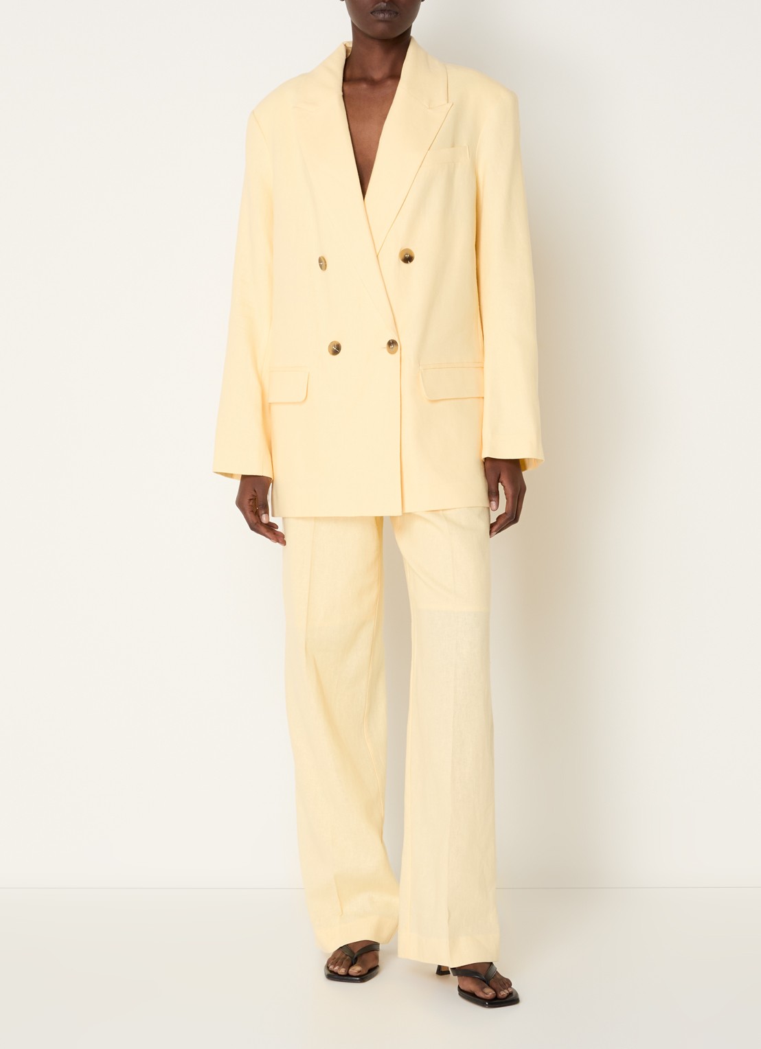 Selected Marlie high waist straight fit pantalon in linnenblend met paspelzakken - voorkant 2 lichtgeel