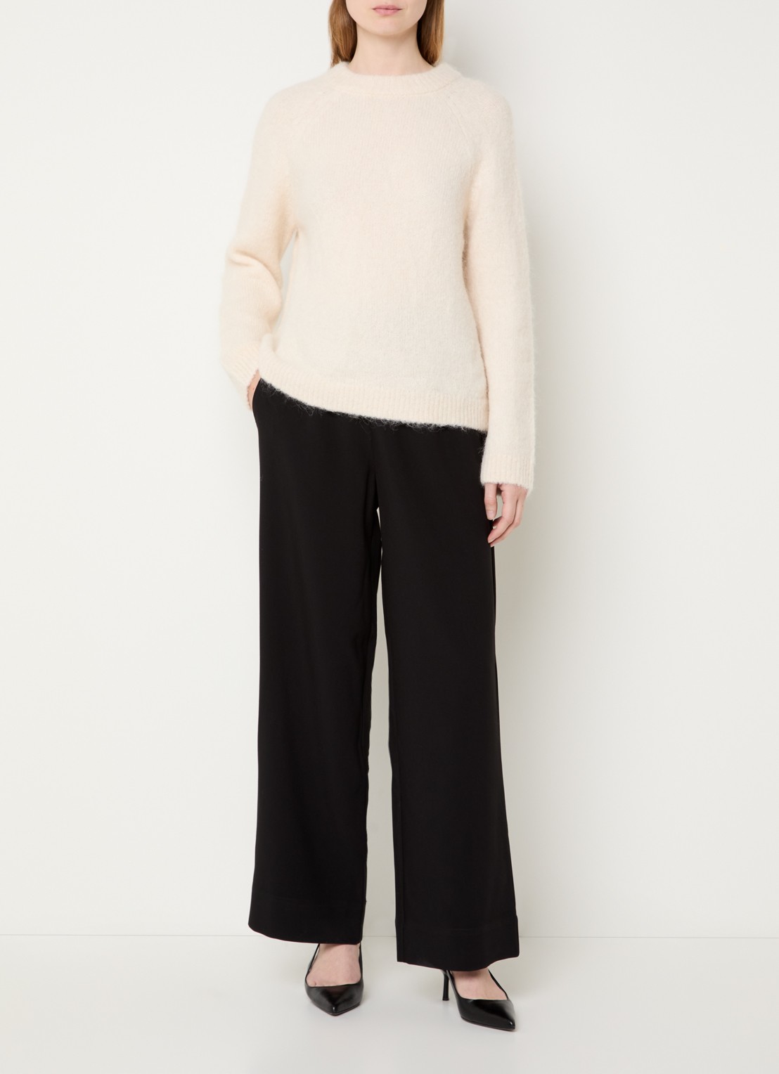 Selected Patricia mid waist wide fit pantalon met steekzakken - voorkant 2 zwart