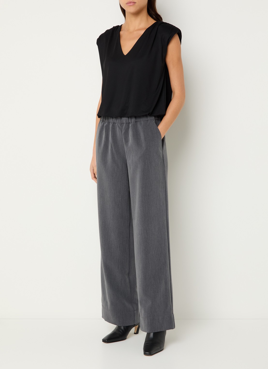 Selected Patricia mid waist wide fit pantalon met steekzakken - voorkant 2 donkergrijs