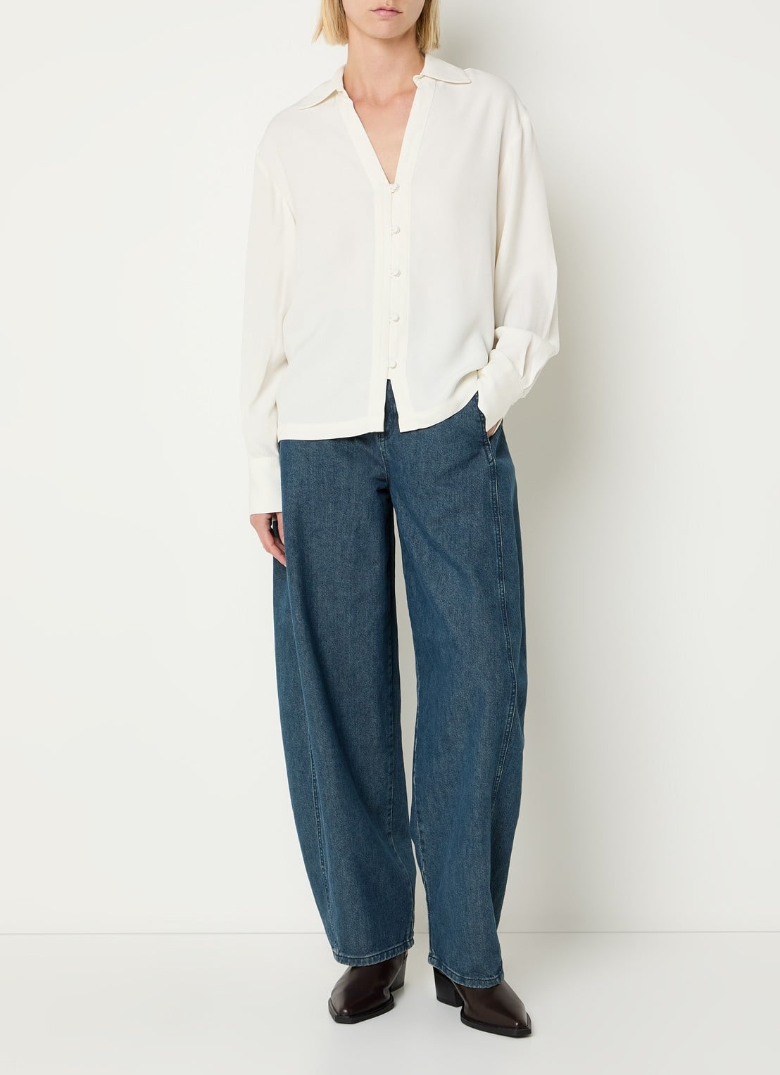 Selected Soler blouse met V-hals - voorkant 4 gebroken wit