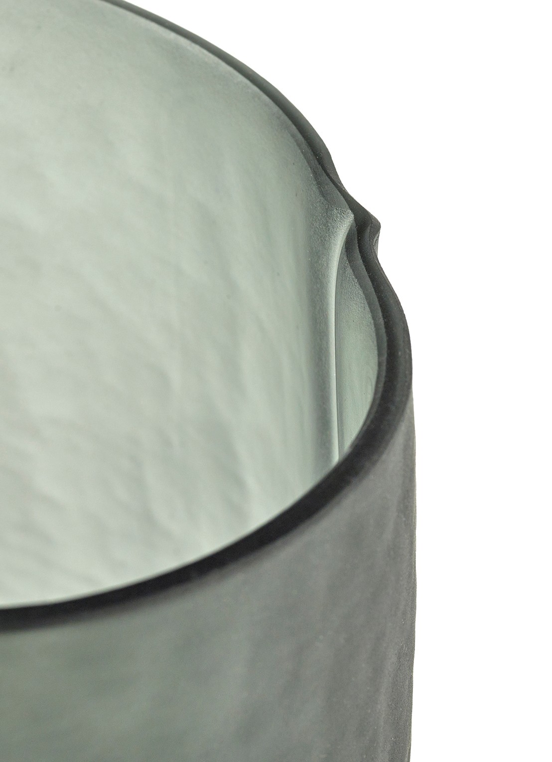 Serax  01 Gevormde vaas van mondgeblazen glas 20 cm  - detail antraciet
