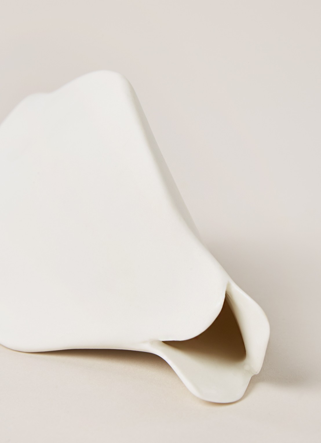Serax Bloemenroos vaas 14 cm - detail 3 wit