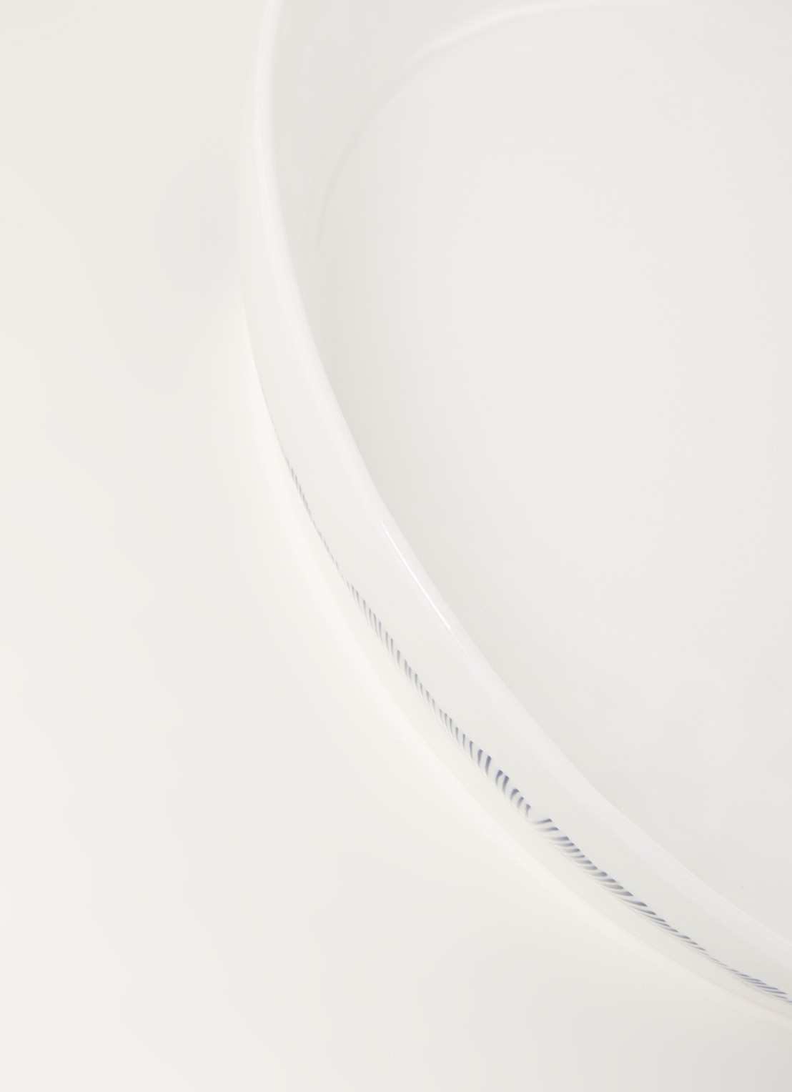Serax Feast serveerschaal 30 cm  - detail gebroken wit