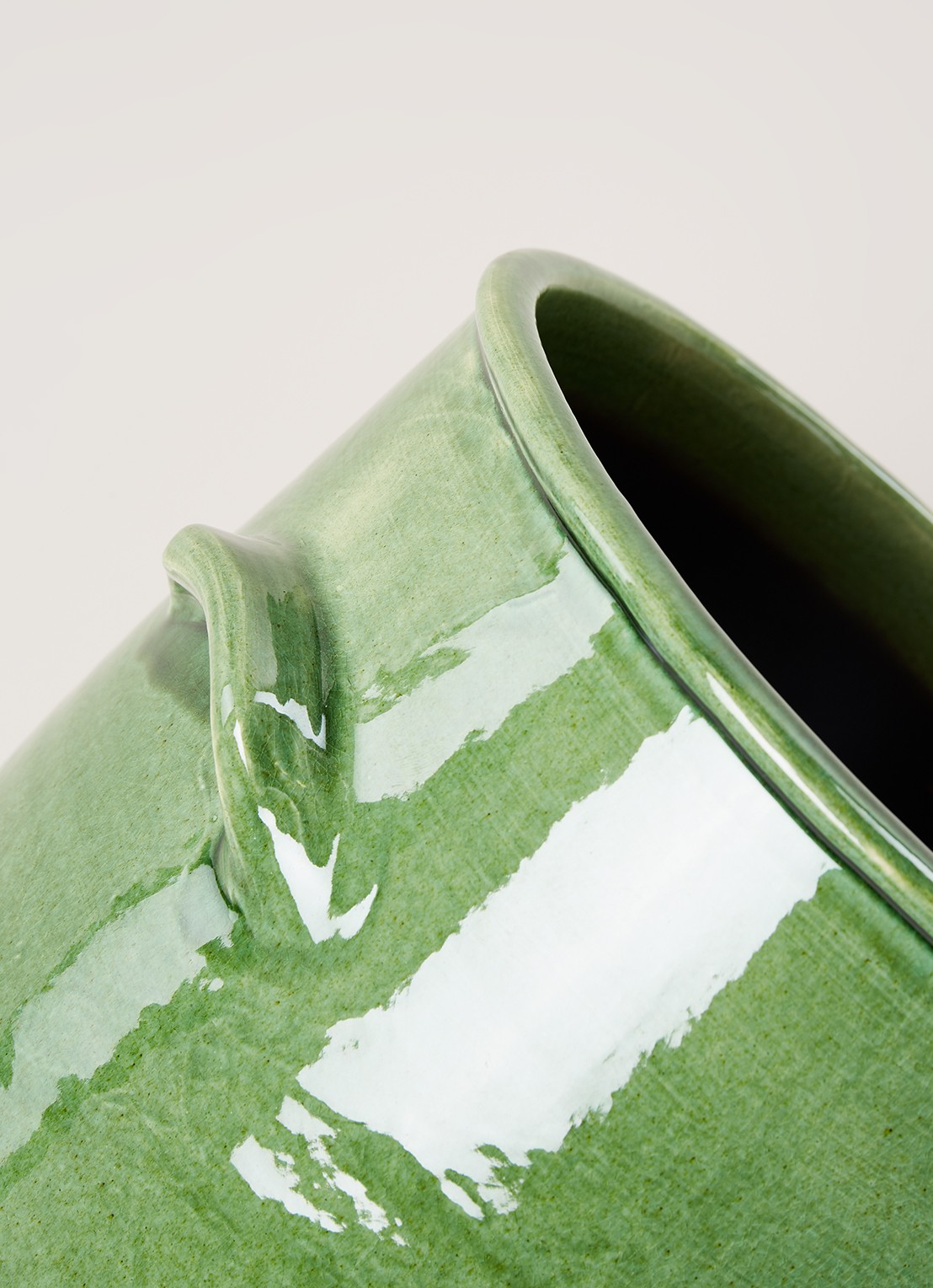 Serax Handles bloempot van aardewerk voor binnen Ø20 cm - detail groen