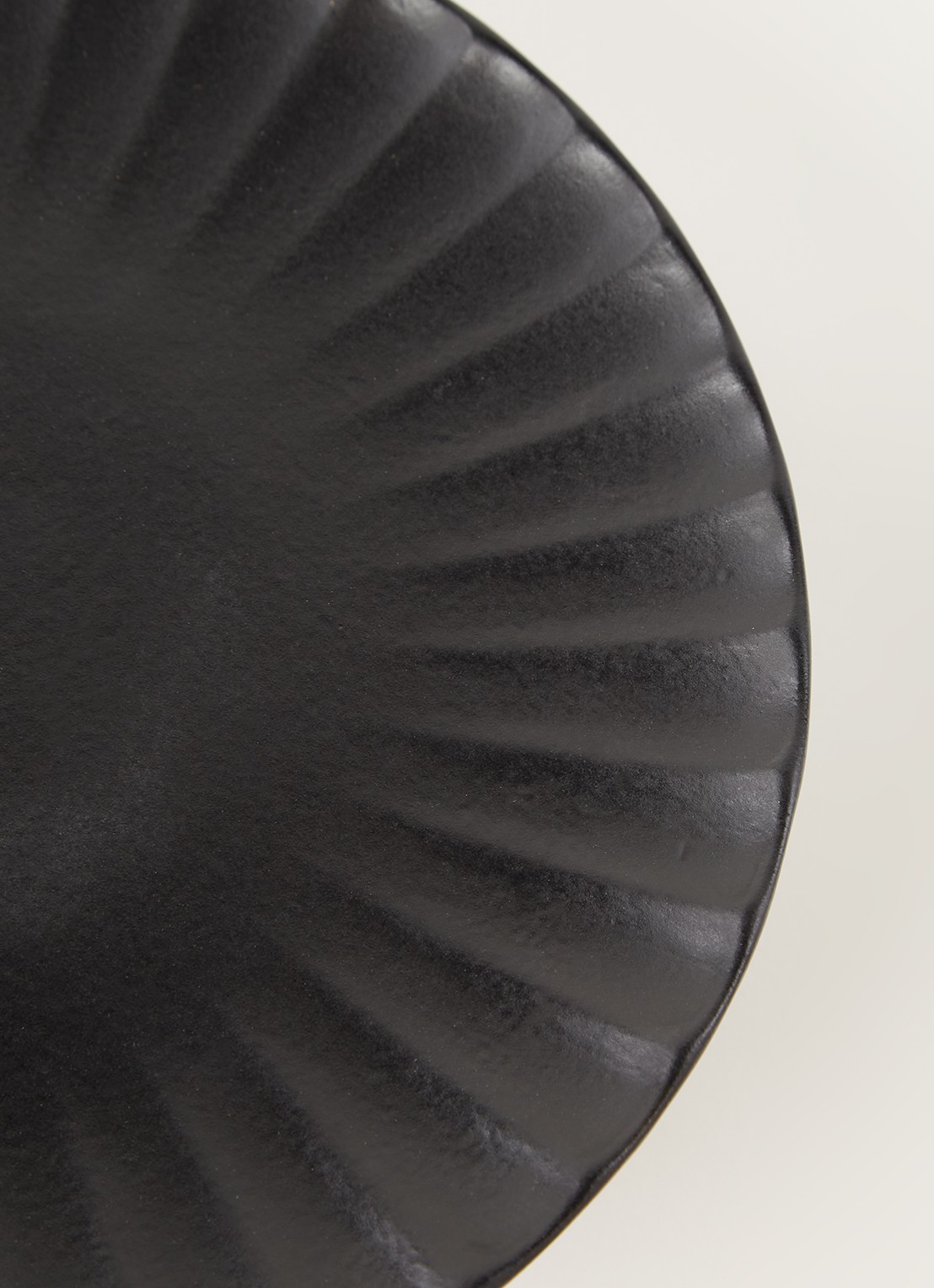 Serax Inku taartplateau 21,5 cm - detail zwart