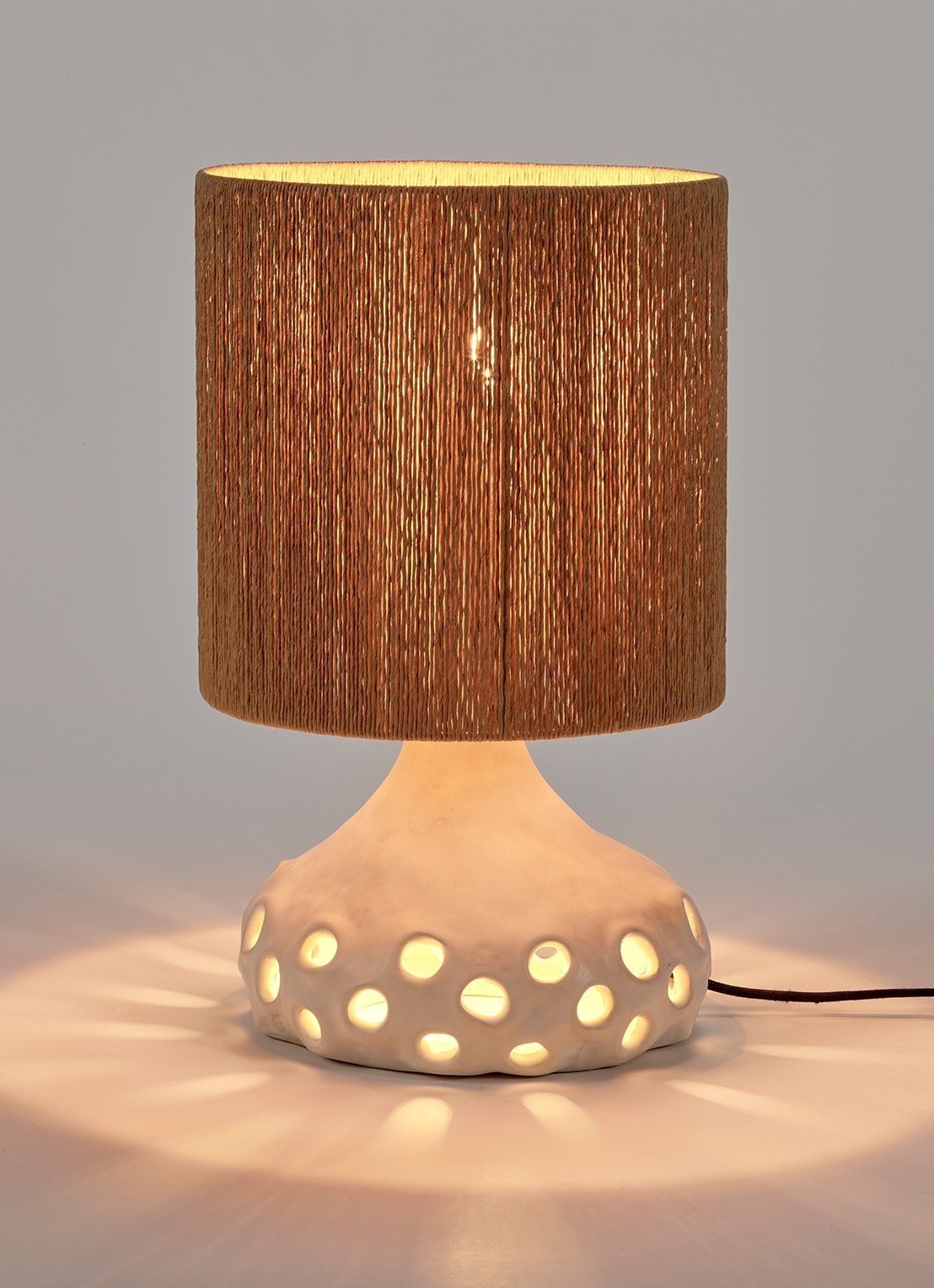 Serax Oya 01 tafellamp Ø 25 cm - voorkant 4 bruin
