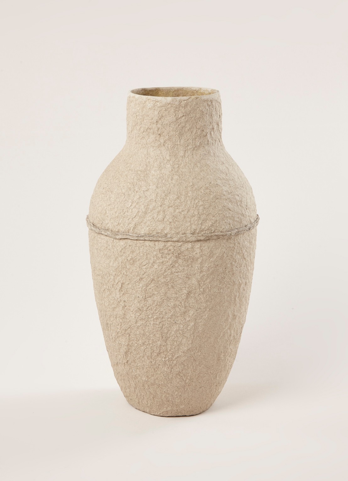 Serax Paperpulp vaas XL 38 cm  - voorkant 3 lichtbruin