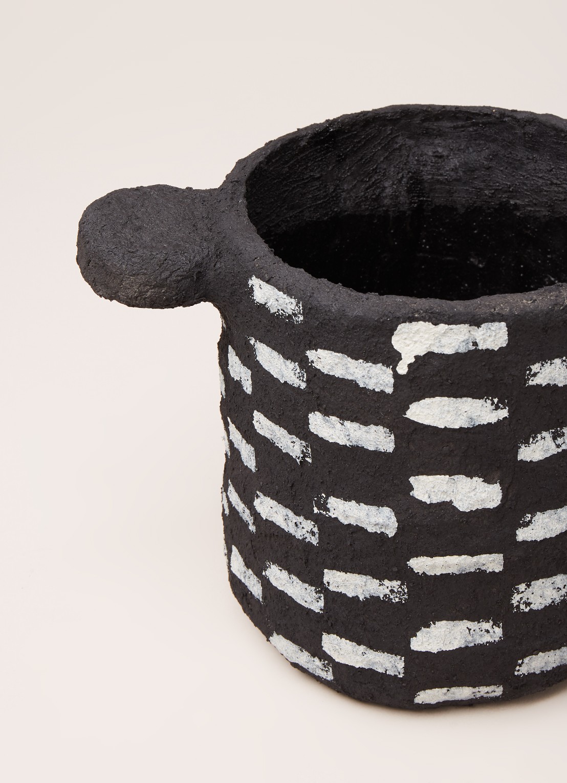 Serax Papier Maché bloempot voor binnen Ø15 cm - detail 3 zwart