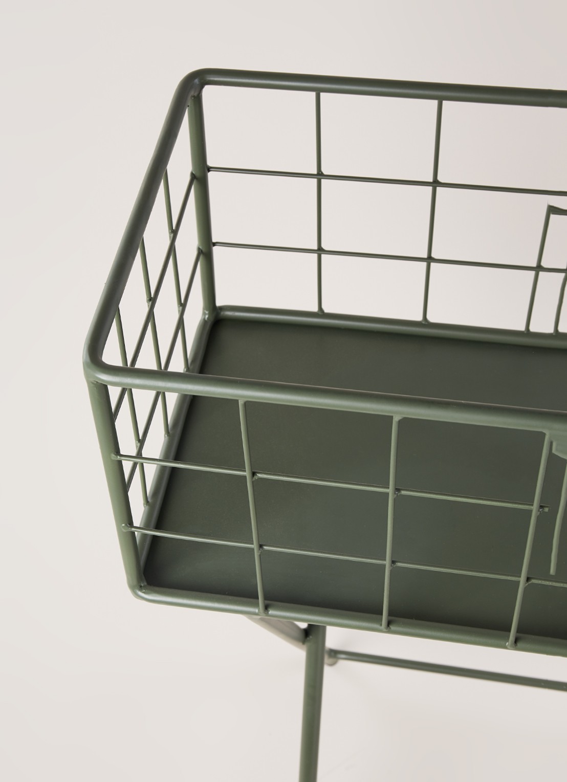 Serax Plantenstandaard voor binnen - 78 cm - detail legergroen