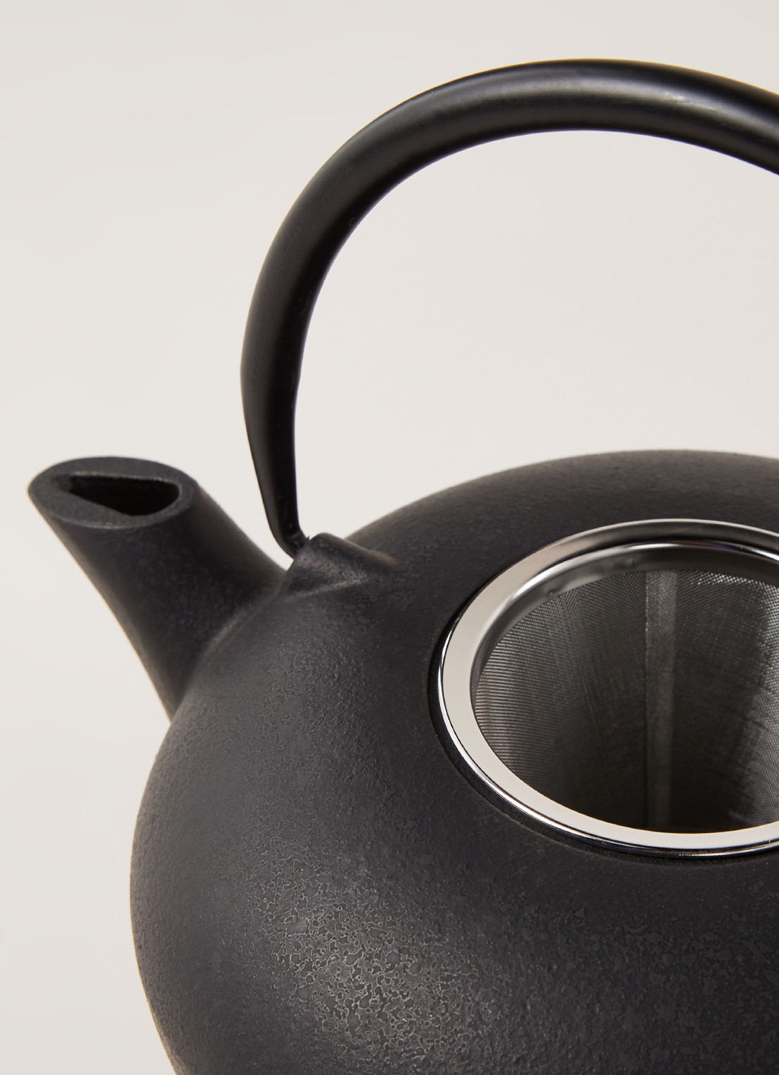Serax Pure theepot 1 liter - detail 3 zwart