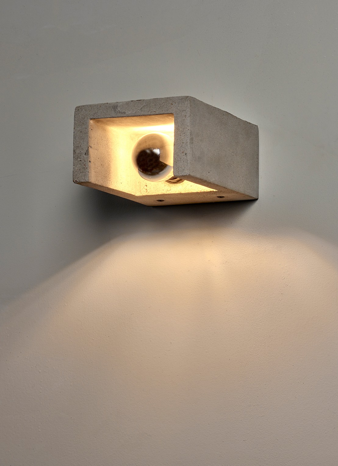 Serax Shape tafellamp 7,5 x 16 x 12 cm - voorkant 4 lichtgrijs