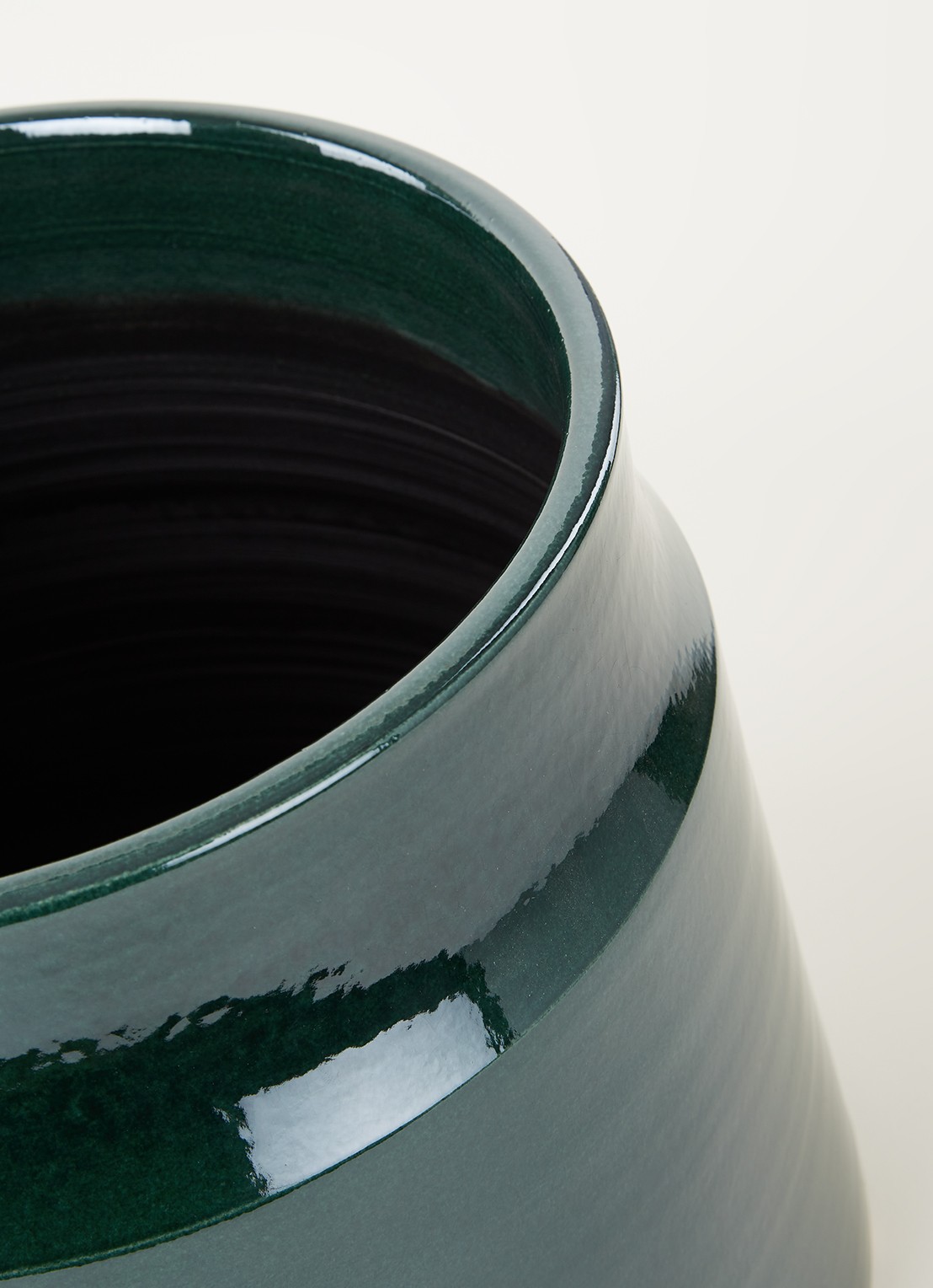 Serax Sierpot L van keramiek voor binnen Ø36 cm - detail donkergroen