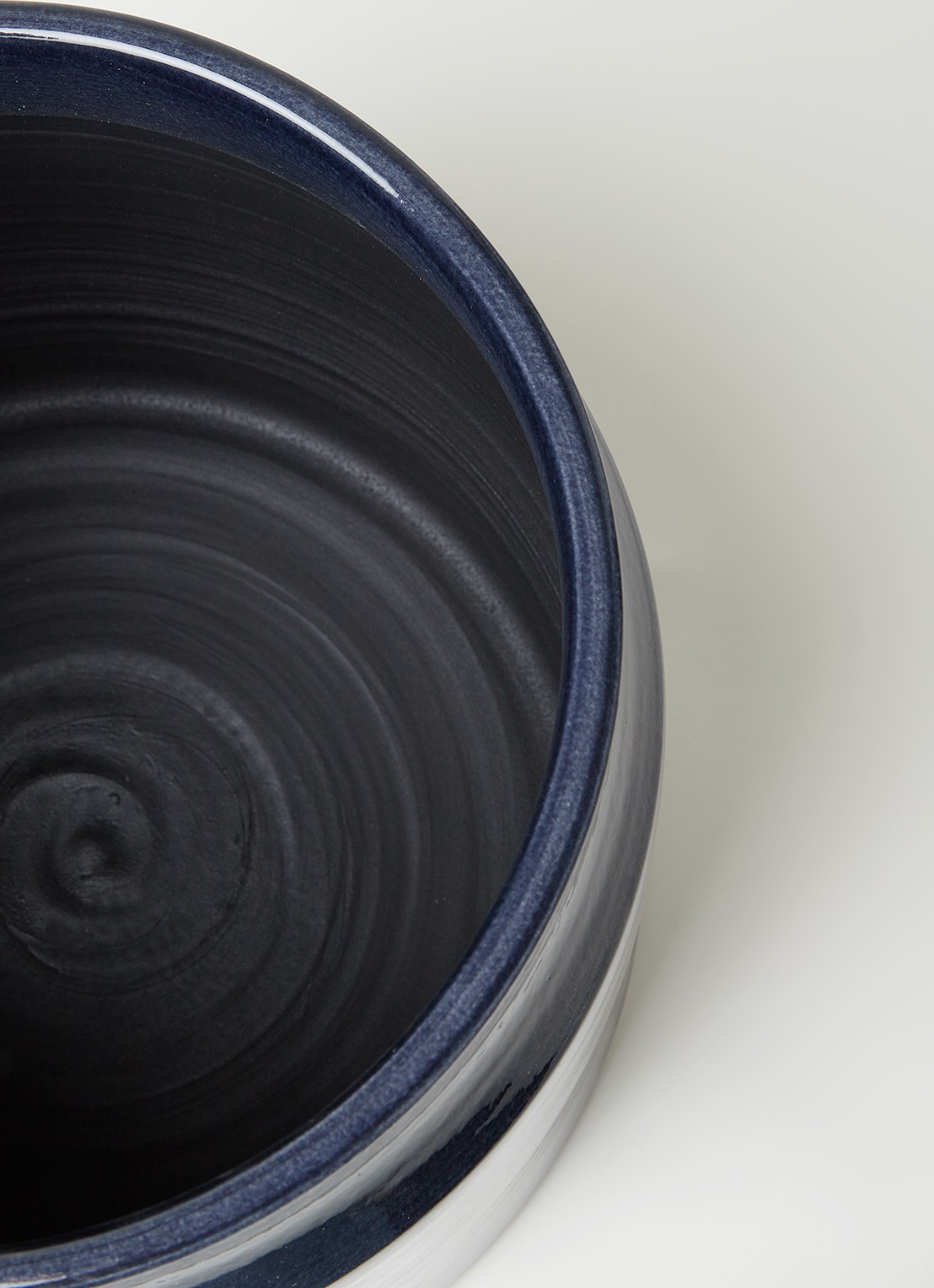 Serax Sierpot M van keramiek voor binnen Ø30 cm - detail 3 donkerblauw