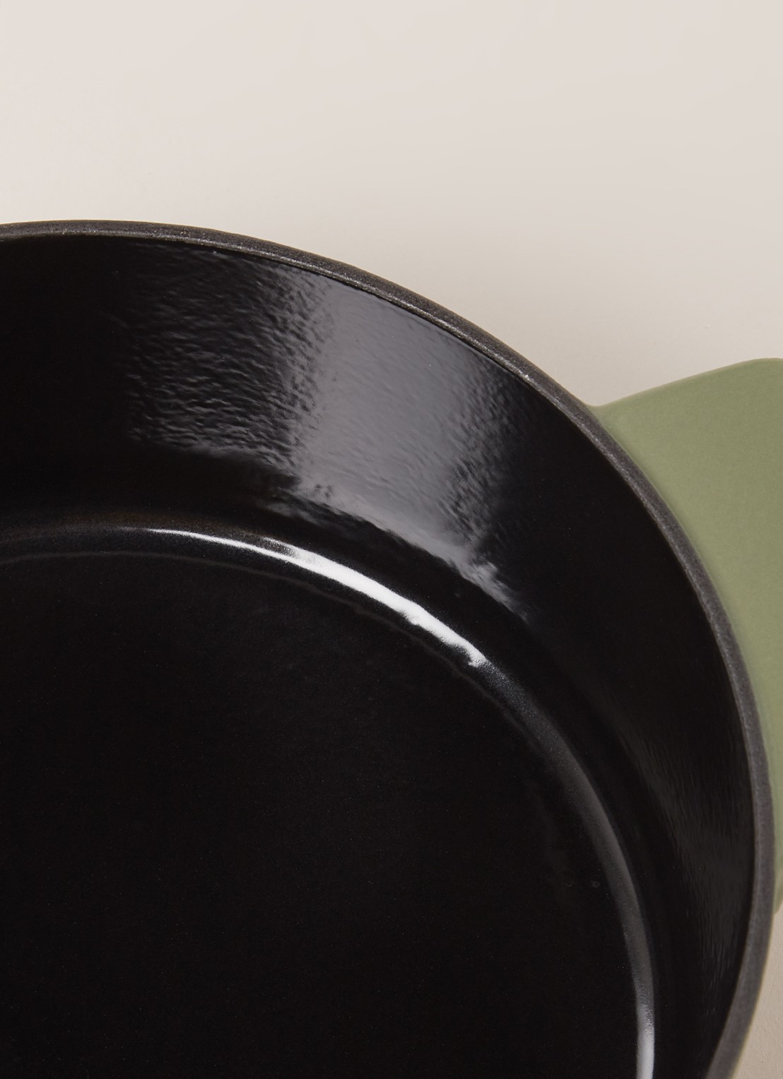 Serax Surface kookpan 23 cm - detail 3 legergroen