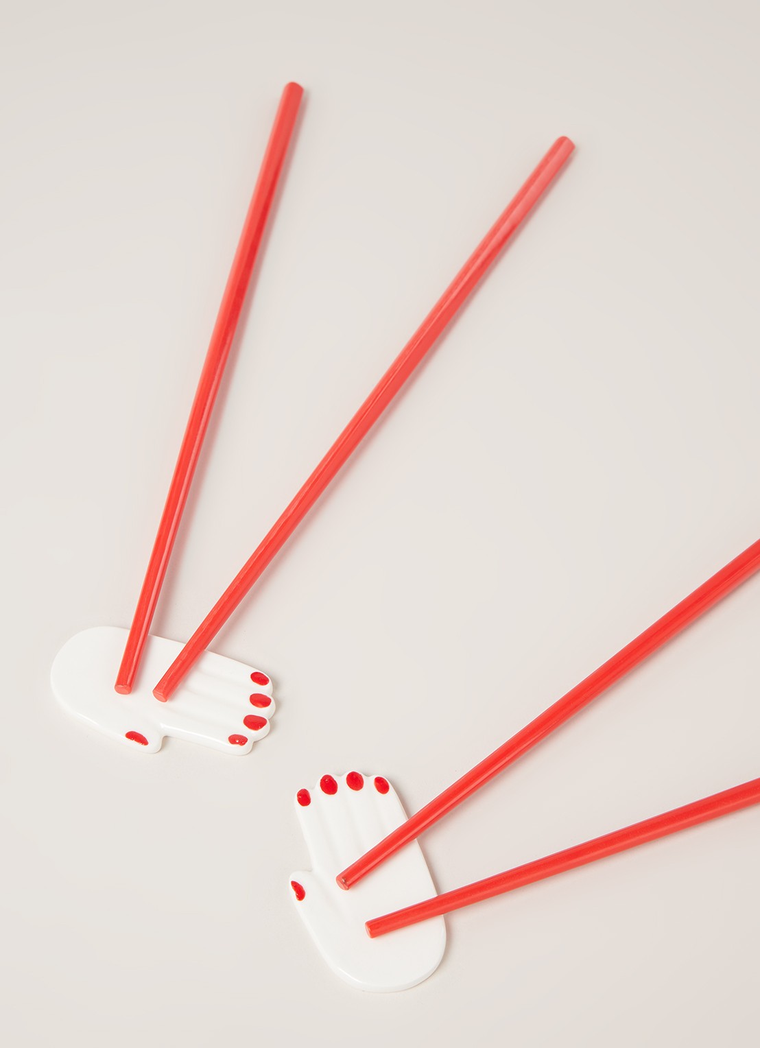 Serax Table Nomade eetstokjes met houder set van 2  - detail steenrood