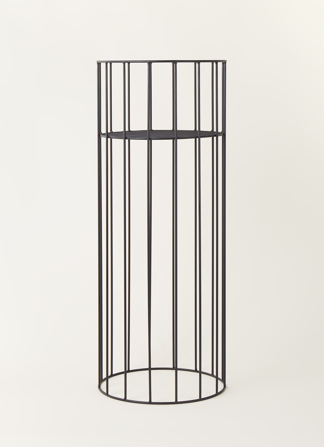Serax Vasaro plantenstandaard M van ijzer voor binnen Ø35 cm - voorkant 2 zwart